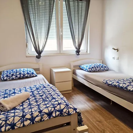Gostinjska kuća Center *